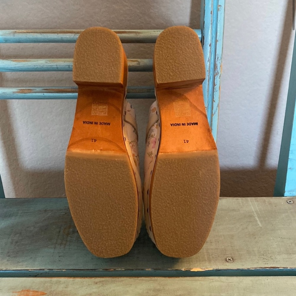 Free People Boho Calabasas Floral Leather Clogs With Rivet Trimming Size 41 New - Picture 6 of 15
